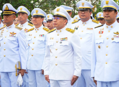 พิธีวางพานพุ่มดอกไม้สดถวายราชสักการะ ... พารามิเตอร์รูปภาพ 7