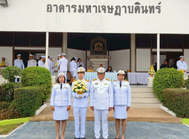 พิธีวางพานพุ่มดอกไม้สดถวายราชสักการะ ... พารามิเตอร์รูปภาพ 11