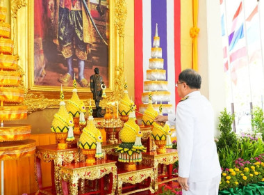 เข้าร่วมพิธีวางพานพุ่มดอกไม้สดถวายราชสักการะ ... พารามิเตอร์รูปภาพ 6
