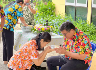 กิจกรรมทำบุญสำนักงาน สรงน้ำพระ และรดน้ำดำหัวท่านสหกรณ์ ... พารามิเตอร์รูปภาพ 1