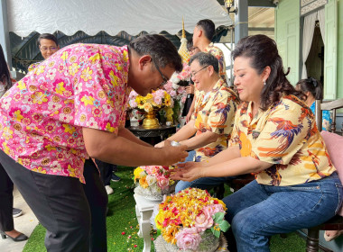 เข้าร่วมพิธีรดน้ำขอพรผู้ว่าราชการจังหวัดเนื่องในวันสงกรานต์ประจำปี 2568 ณ พิพิธภัณฑ์เมืองฉะเชิงเทรา ... พารามิเตอร์รูปภาพ 4