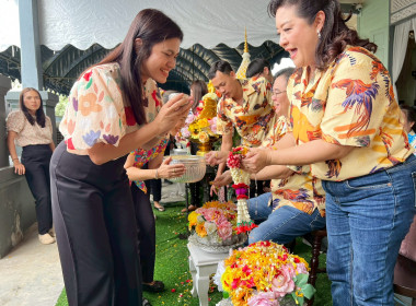 เข้าร่วมพิธีรดน้ำขอพรผู้ว่าราชการจังหวัดเนื่องในวันสงกรานต์ประจำปี 2568 ณ พิพิธภัณฑ์เมืองฉะเชิงเทรา ... พารามิเตอร์รูปภาพ 8
