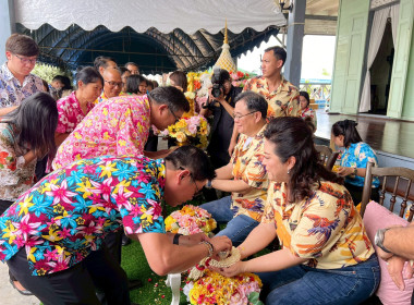 เข้าร่วมพิธีรดน้ำขอพรผู้ว่าราชการจังหวัดเนื่องในวันสงกรานต์ประจำปี 2568 ณ พิพิธภัณฑ์เมืองฉะเชิงเทรา ... พารามิเตอร์รูปภาพ 9