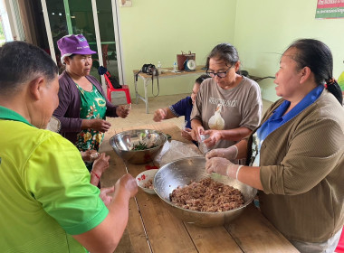เข้าร่วมการโครงการส่งเสริมพัฒนาอาชีพในชุมชน "การทำแหนมหมู" ... พารามิเตอร์รูปภาพ 5