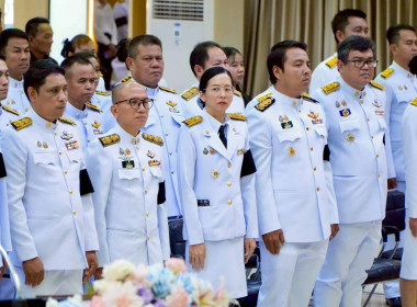 พิธีวางพานพุ่มดอกไม้สดถวายราชสักการะ ... พารามิเตอร์รูปภาพ 10