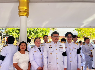 เข้าร่วมพิธีเจริญพระพุทธมนต์และทำบุญตักบาตร ... พารามิเตอร์รูปภาพ 13