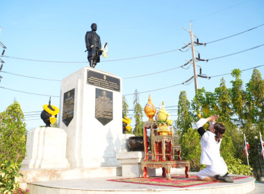 พิธีวางพานพุ่มดอกไม้สดถวายราชสักการะ ... พารามิเตอร์รูปภาพ 8