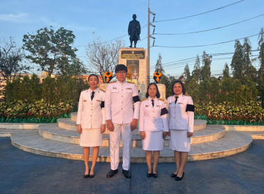 พิธีวางพานพุ่มดอกไม้สดถวายราชสักการะ ... พารามิเตอร์รูปภาพ 9