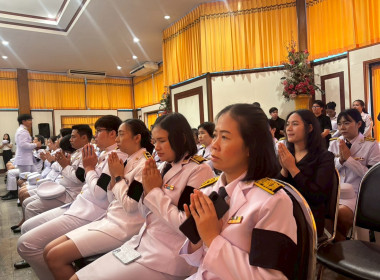 พิธีวางพานพุ่มดอกไม้สดถวายราชสักการะ ... พารามิเตอร์รูปภาพ 2