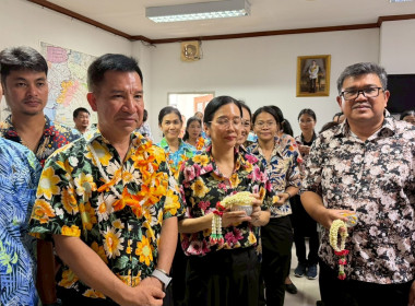 พิธีรดน้ำขอพรผู้ว่าราชการจังหวัดเนื่องในวันสงกรานต์ประจำปี ... พารามิเตอร์รูปภาพ 9