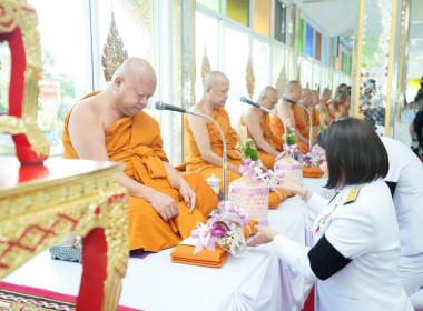 พิธีเจริญพระพุทธมนต์และทำบุญตักบาตรถวายพระราชกุศล ... พารามิเตอร์รูปภาพ 13