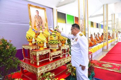 เข้าร่วมพิธีเจริญพระพุทธมนต์ พิธีทำบุญตักบาตรถวายพระราชกุศล ... พารามิเตอร์รูปภาพ 1