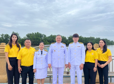 เข้าร่วมพิธีเจริญพระพุทธมนต์ พิธีทำบุญตักบาตรถวายพระราชกุศล ... พารามิเตอร์รูปภาพ 16