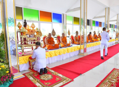 เข้าร่วมพิธีเจริญพระพุทธมนต์ พิธีทำบุญตักบาตรถวายพระราชกุศล ... พารามิเตอร์รูปภาพ 6